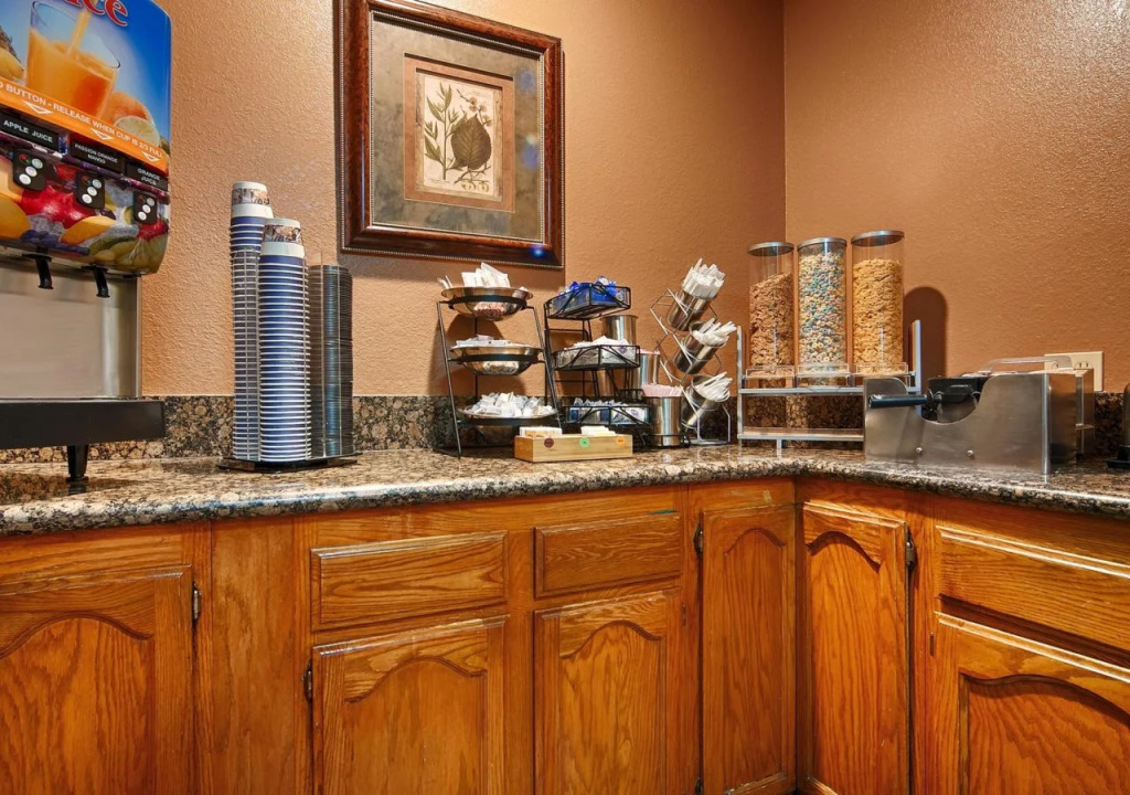 Best Western Airport Plaza Hotel   LAX Airport LA Stadium
