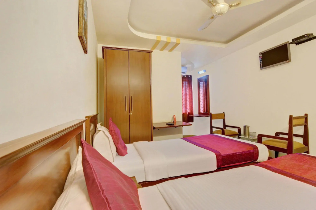 Sri Sai Inn by OYO Rooms