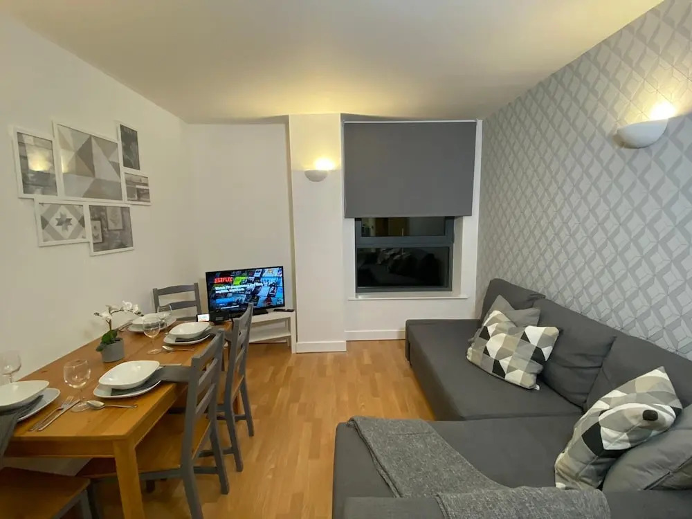 West One Aspect - City Apartment With A View