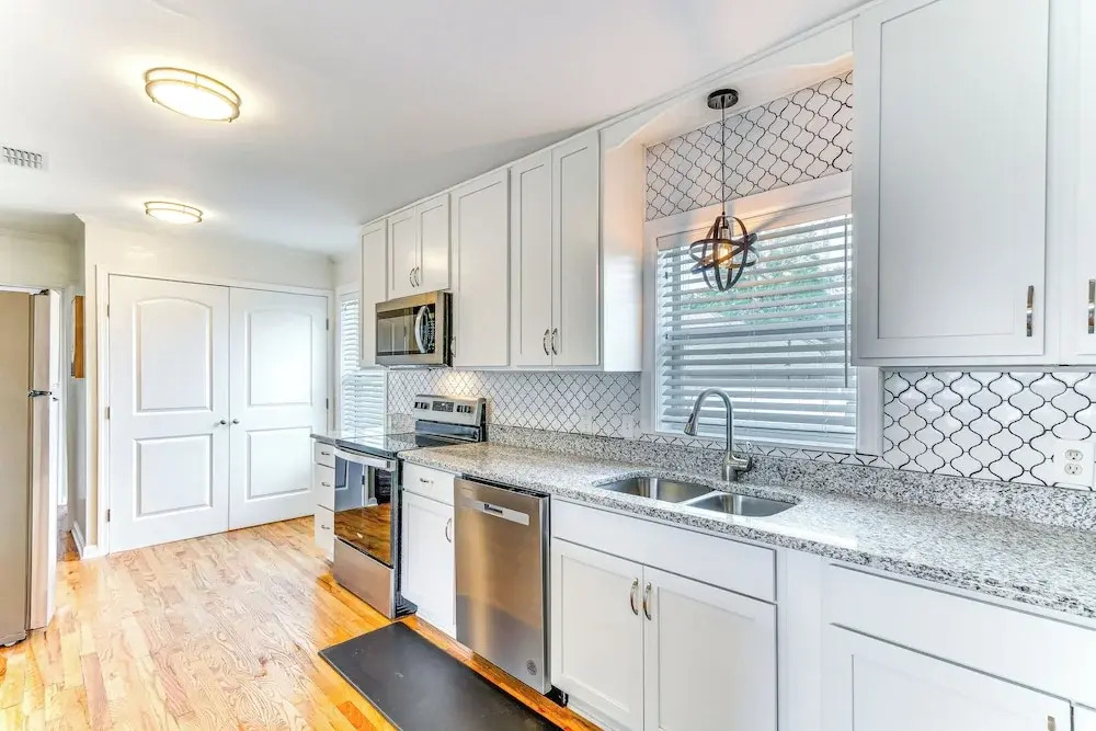 Pensacola Home w/ Covered Patio: 1 Mi to Downtown!