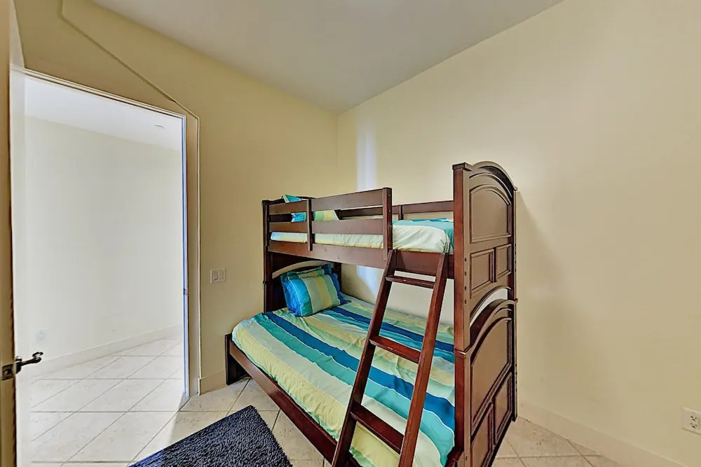 Luxury Sapphire With Gulf Views 3 Bedroom Condo