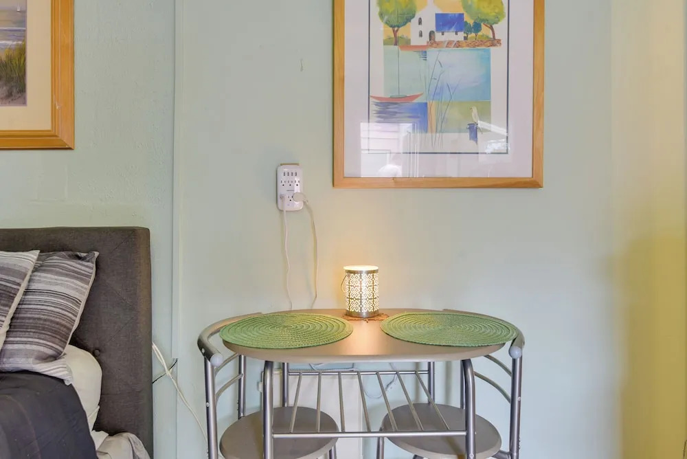 Convenient Sarasota Studio w/ Lush Backyard!