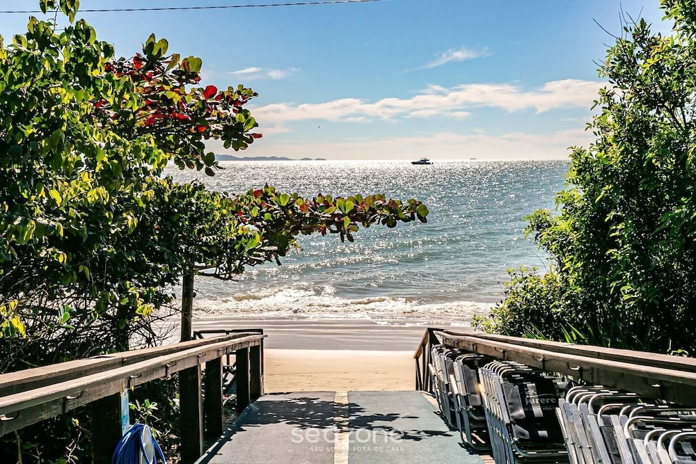 Estúdios Modernos em Resort pé na areia - Jurerê Beach Village JBVJR