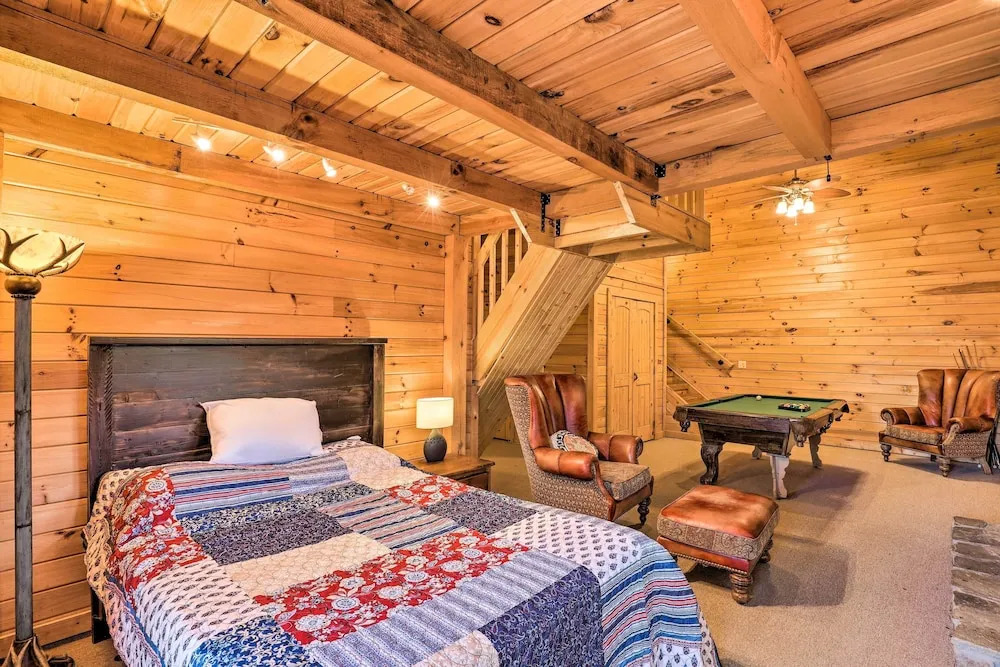 Bryson City Cabin w/ Private Hot Tub & Game Room