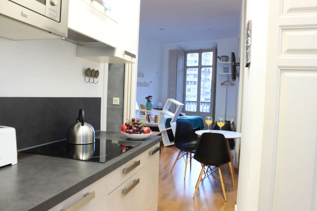 Life Apartments Calderón