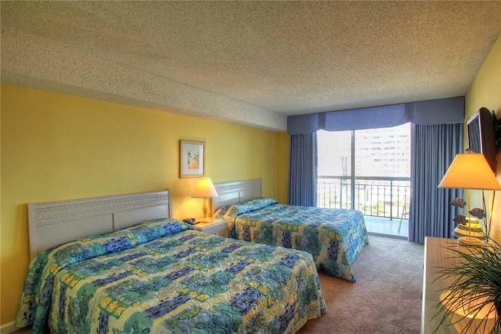 So Hampton 707 by RedAwning