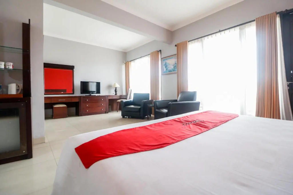 Reddoorz Premium @ Bukit Damai Indah