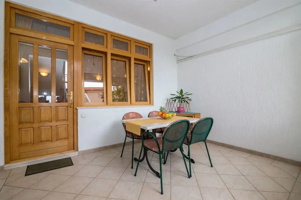 Apartments and Room Nevenka