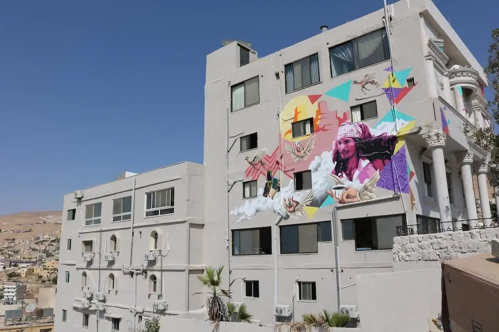 Nomads Hotel