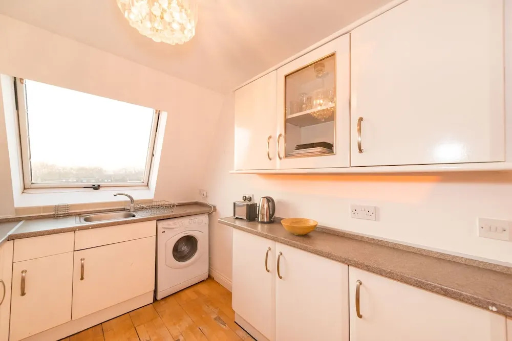 Beautiful West Ken One Bed Apartment