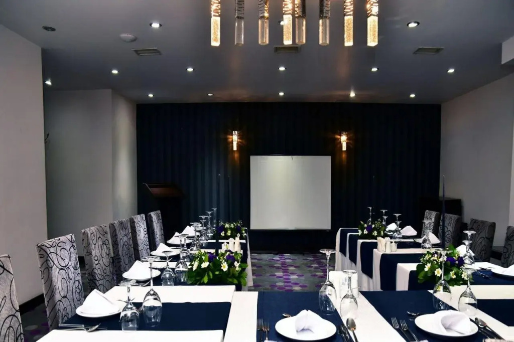 Hande Hotel