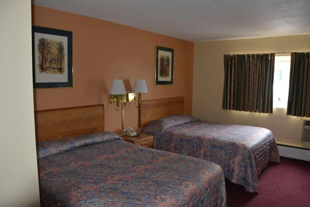 Village Inn Green Bay