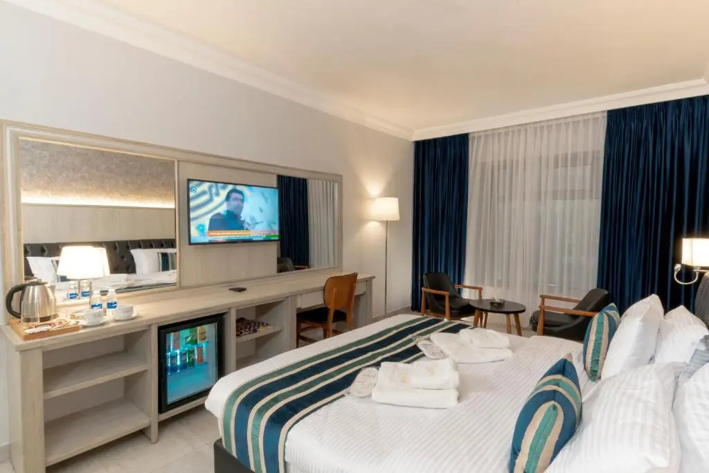 Nishan Hotel