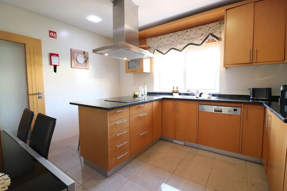 3-bed Townhouse With Pool in Albufeira Balaia