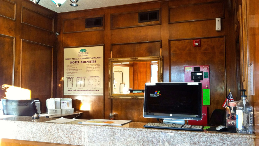 Oaktree Inn and Suites