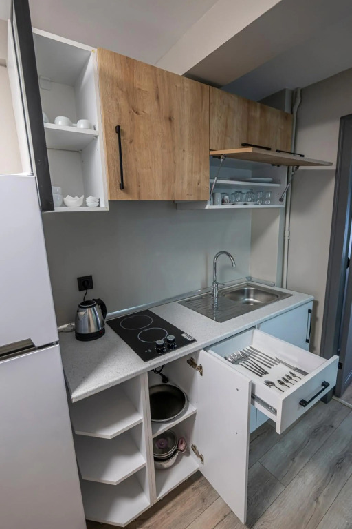 Calanthe Residence