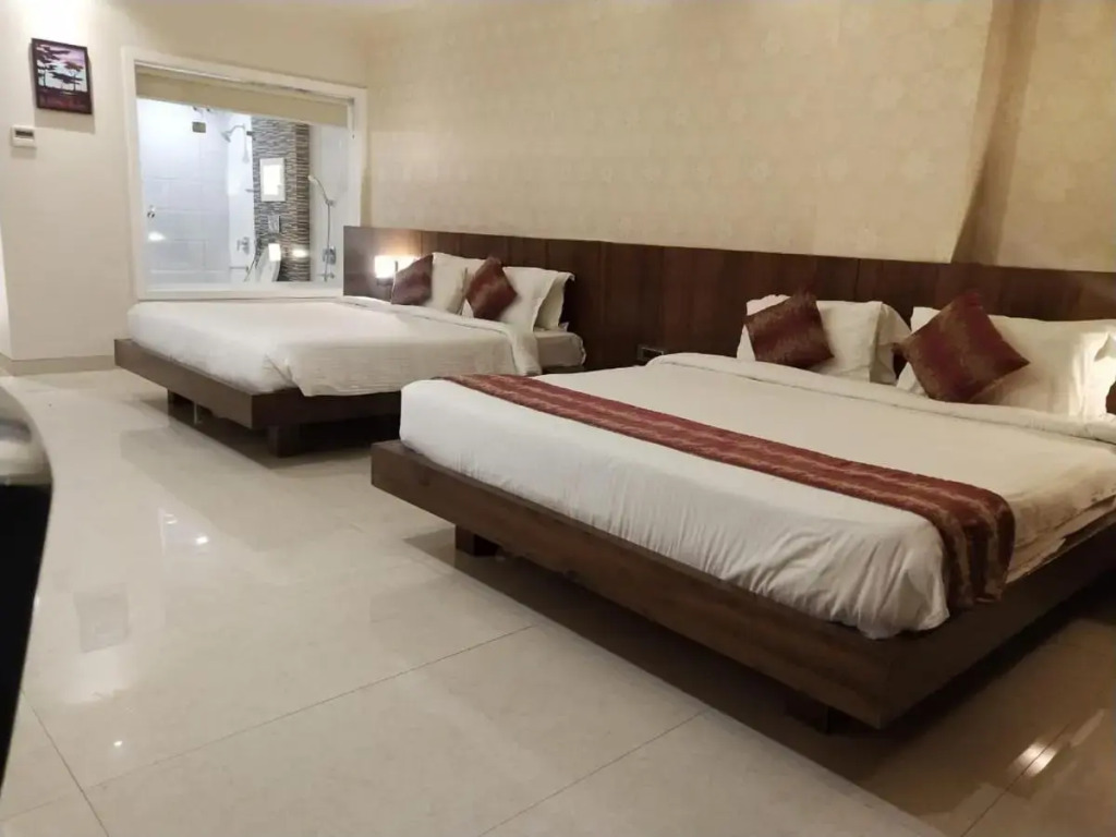 Hotel Kanha’s Palm Springs