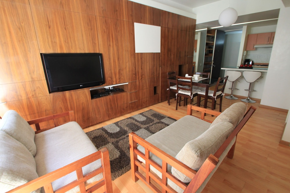 Alameda Downtown Suite 327