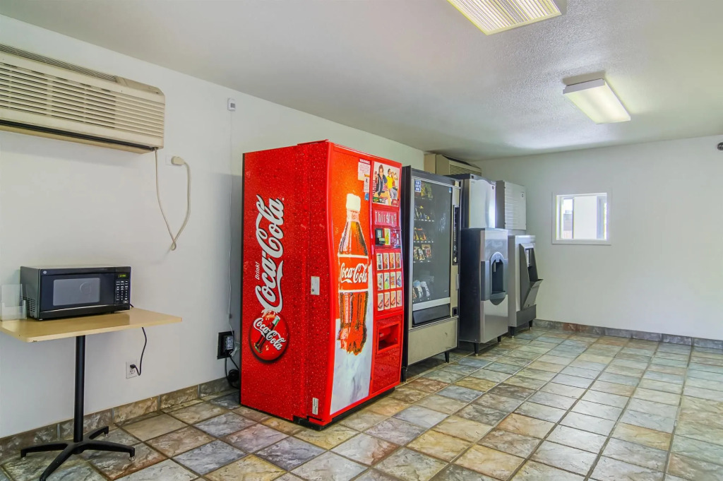 Motel 6-Russellville, AR