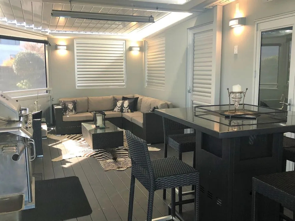 Ultimate Luxury on Lake Terrace