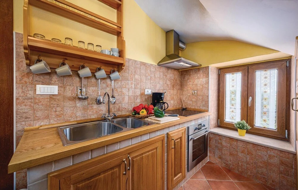 Nice Home In Nova Vas