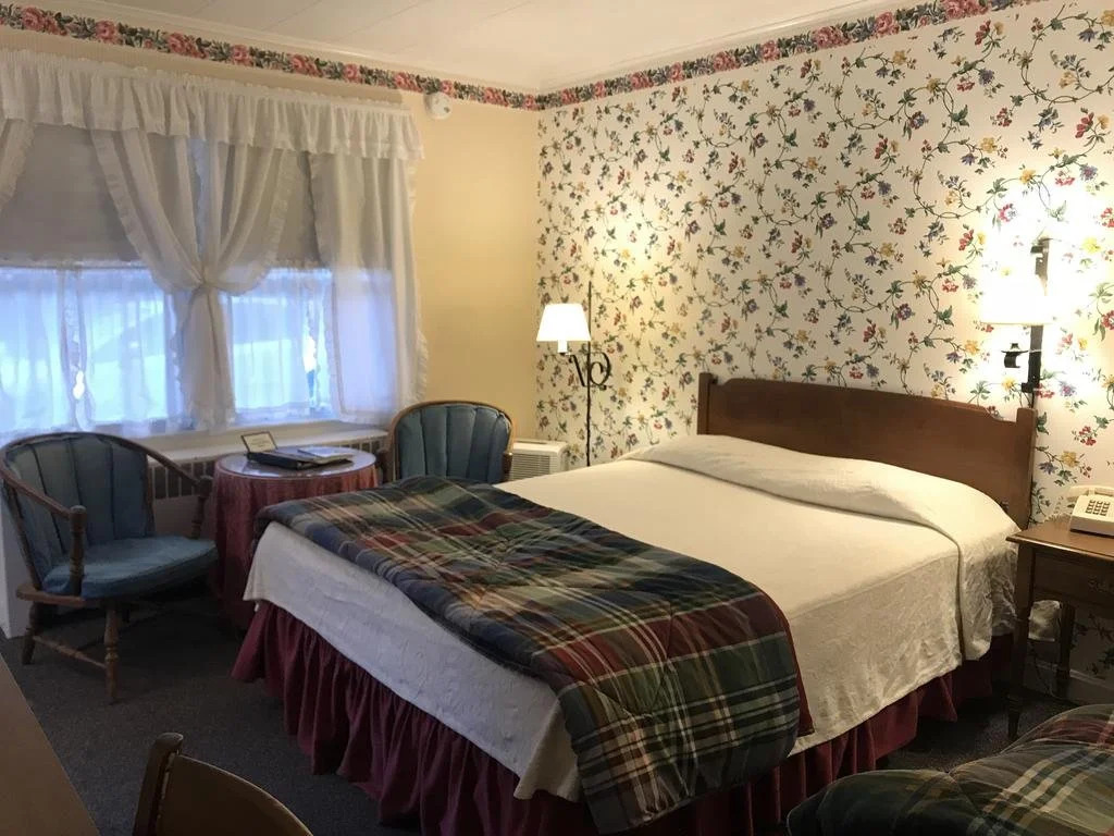 1896 House Inn & Country Lodgings