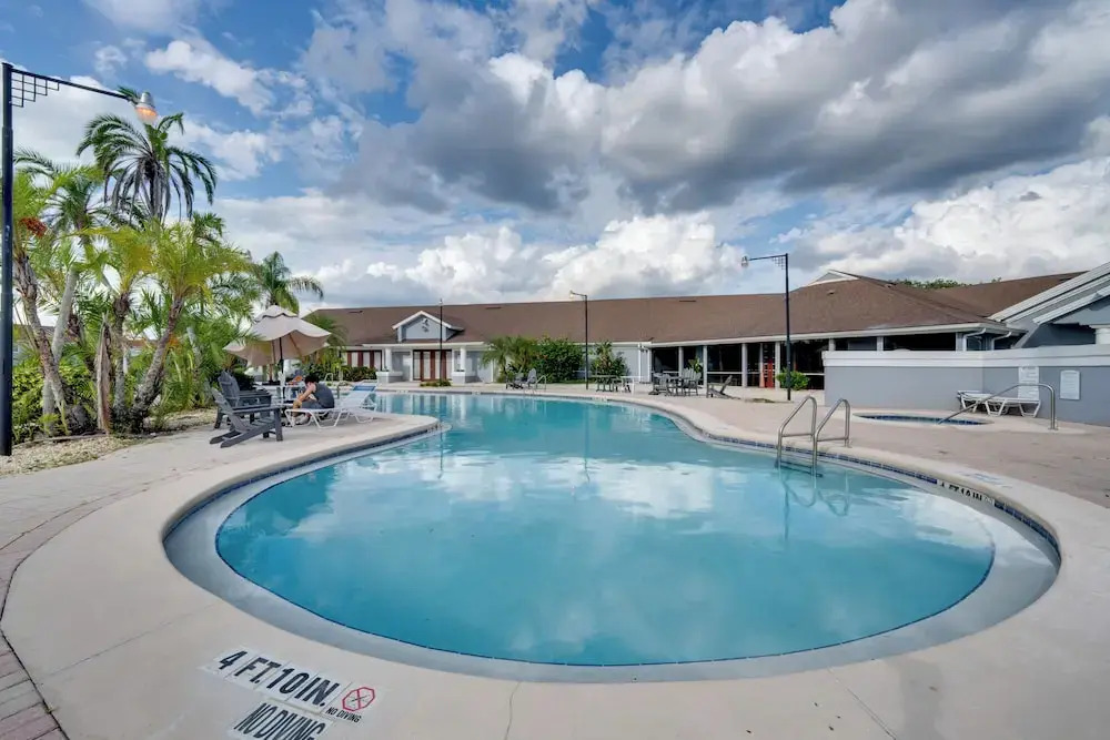 Pool + Patio: Family-friendly Townhome By Disney!