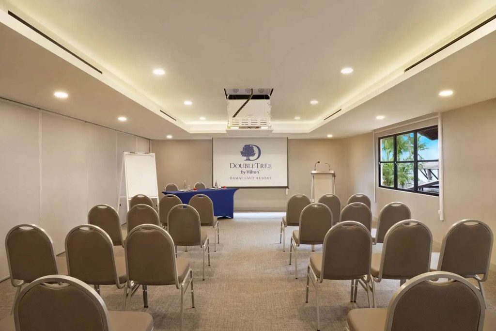 DoubleTree by Hilton Damai Laut