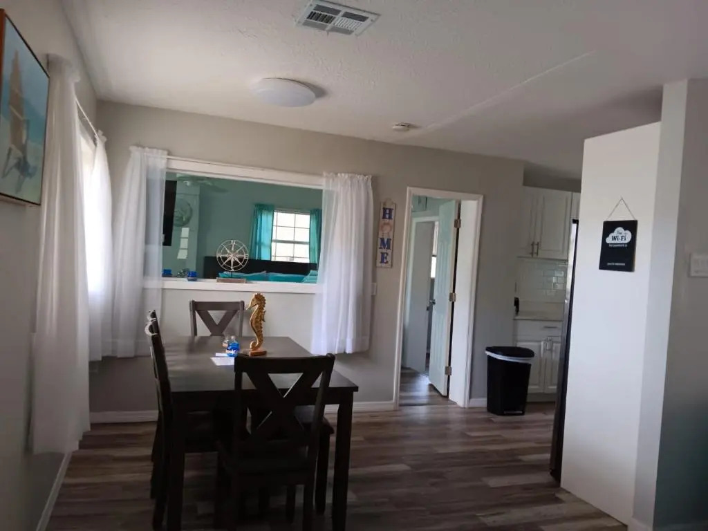 Beautiful 3/2 in Sarasota Internal name: 1840 Glengary