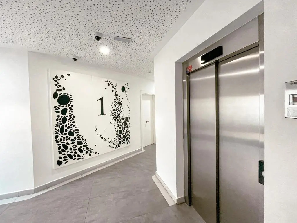 Ocean View Apartment, Heated pool, Free Parking PP207