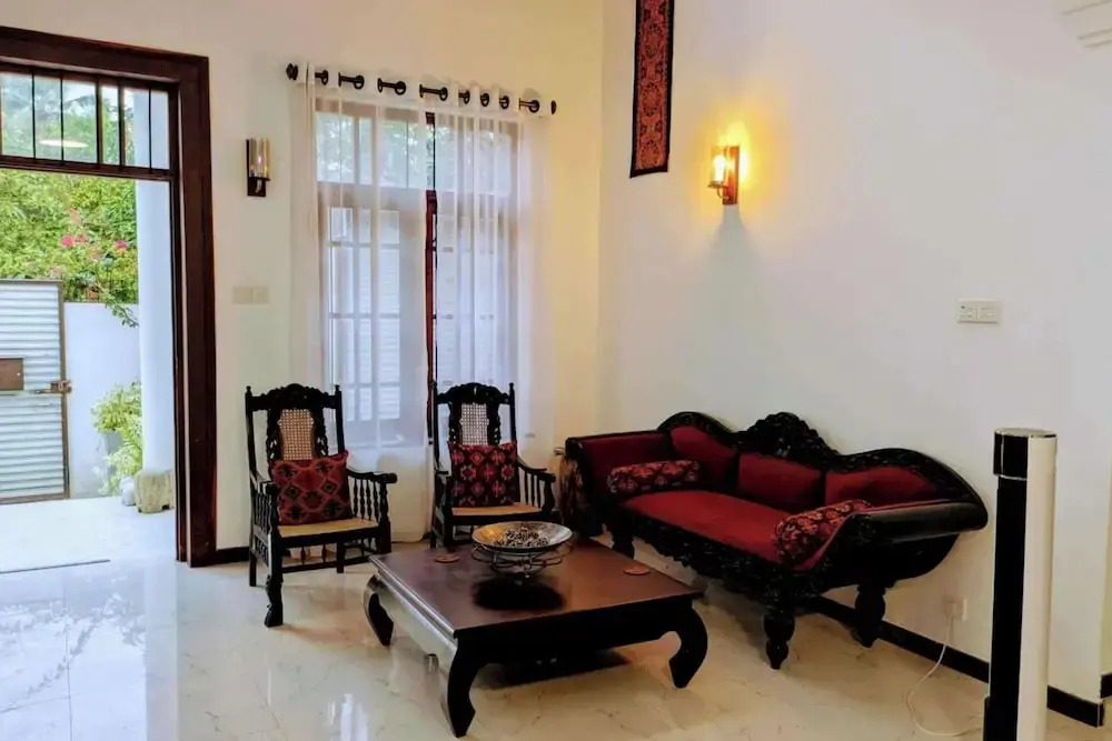 3 Bed House - Wifi Parking 10minBeach