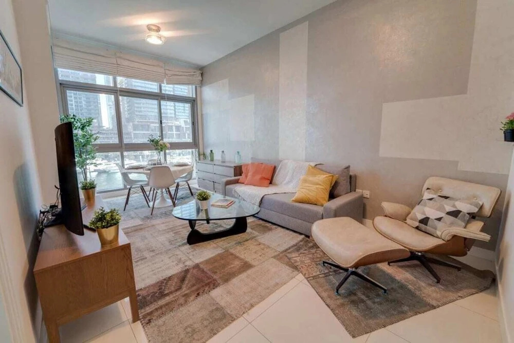 Designer Apartment Beautiful Waterfront View