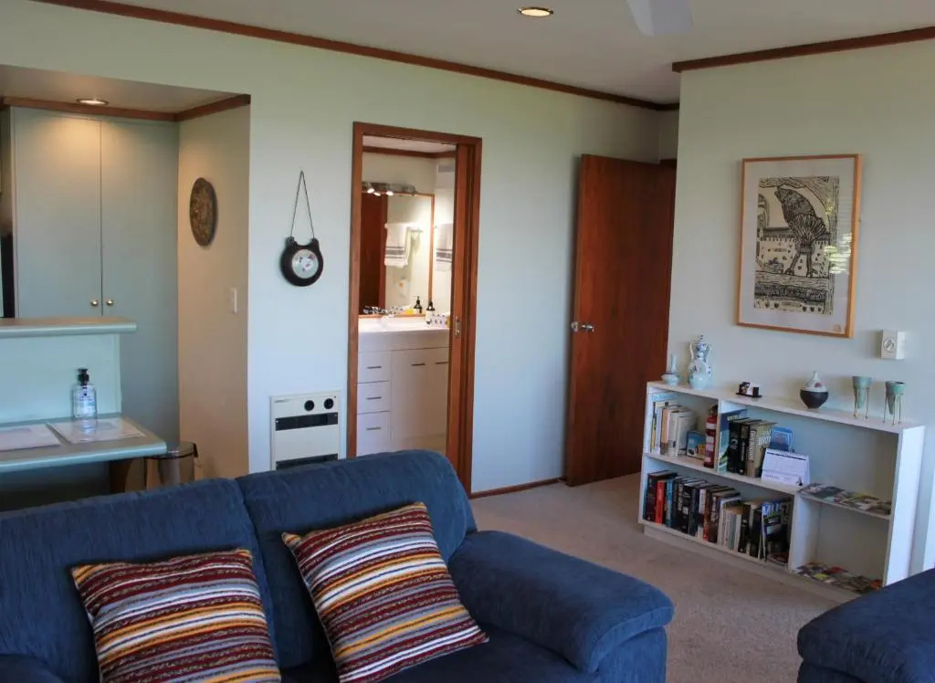 Lake View Garden Apartment