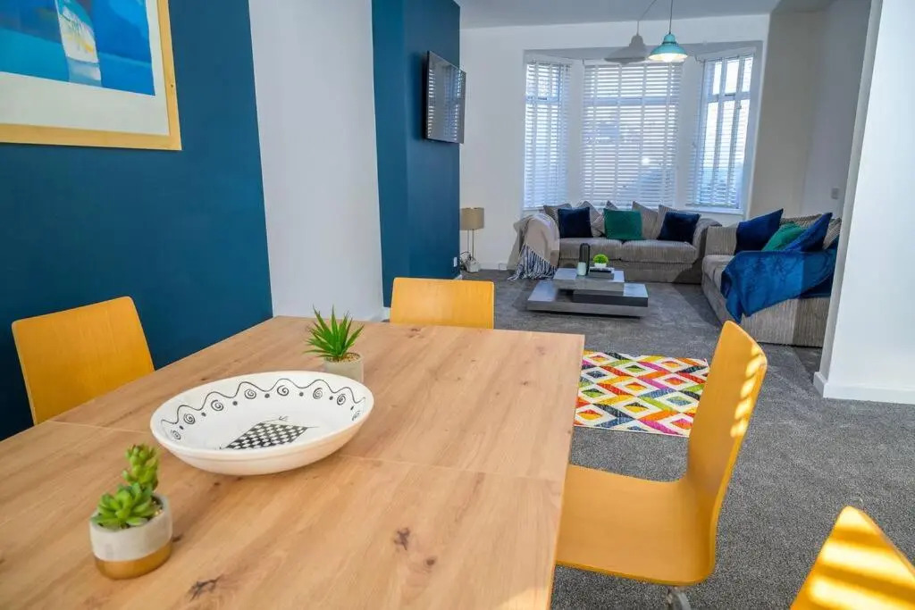 Large 7 bedroom town house in Chester City Centre