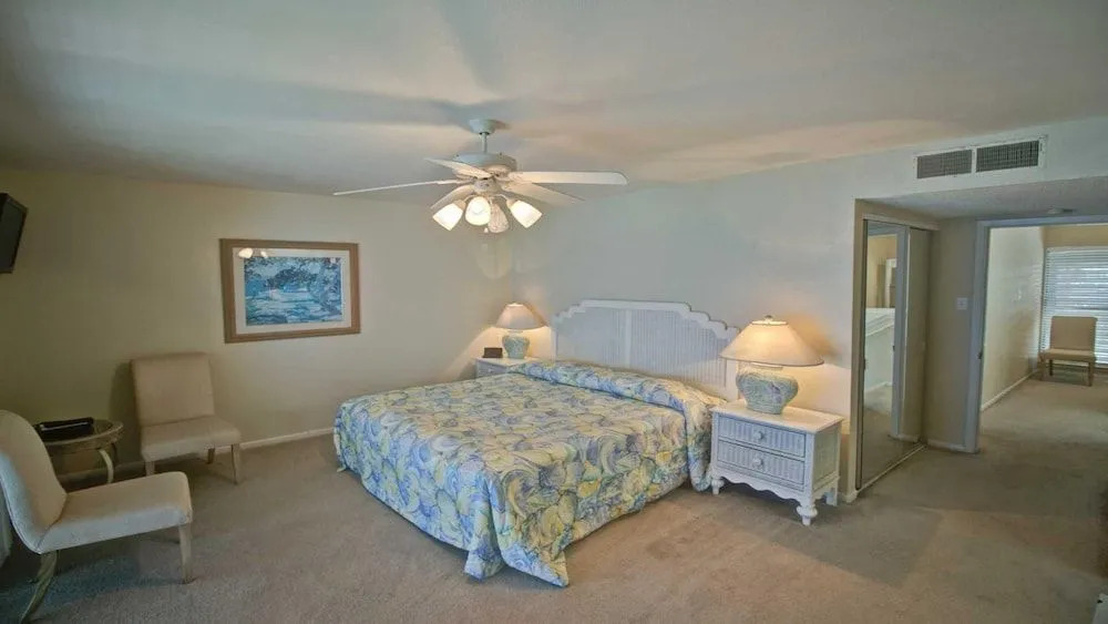 214 - 3 Br Condo