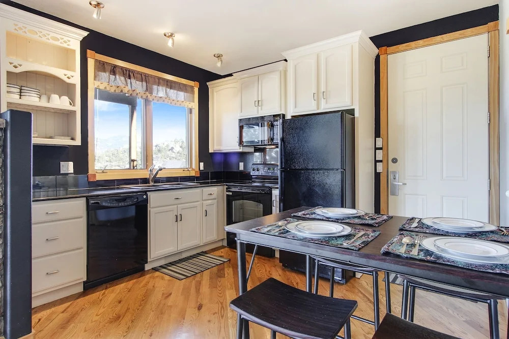 Mount Nimbus 12B - 3 Br Condo