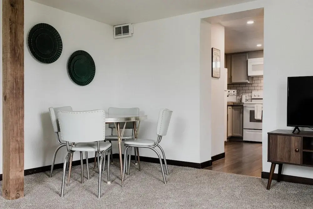 Cozy Local Apartment