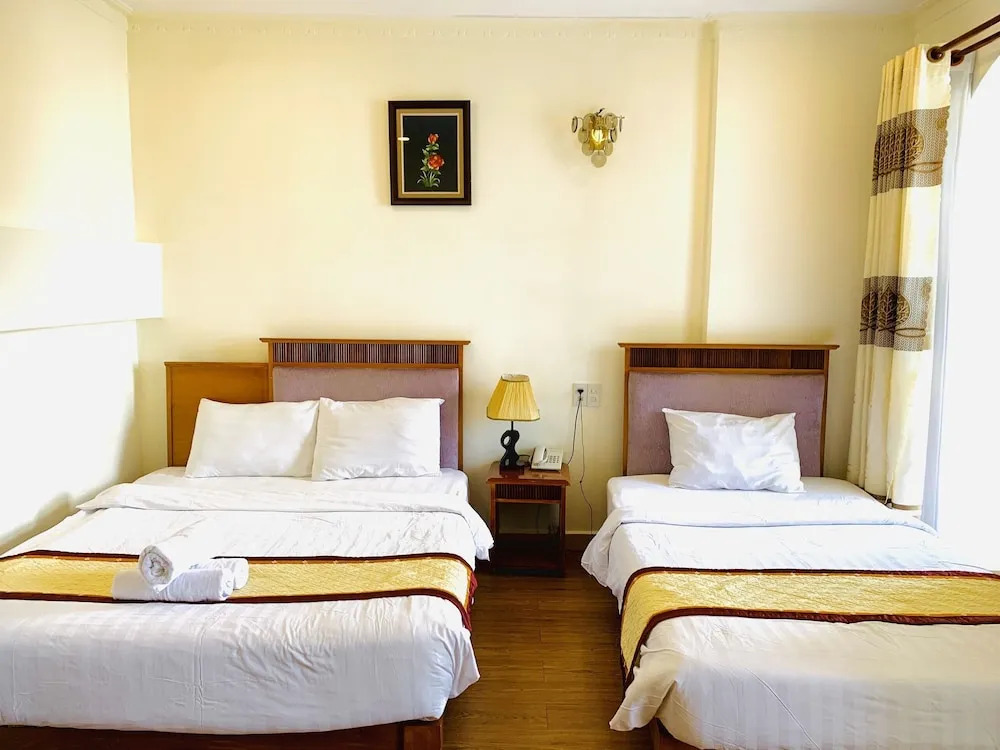 ANH ĐÀO HOTEL