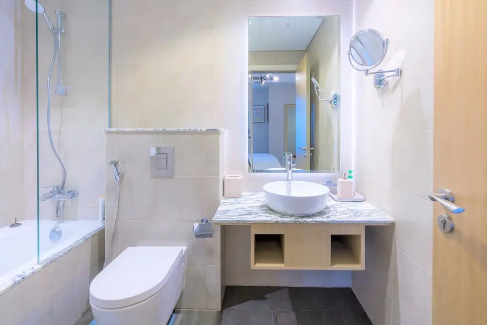 Luxurious 2B With Burj Views in Business Bay
