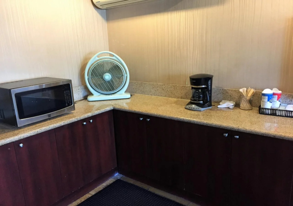 Hometel Suites