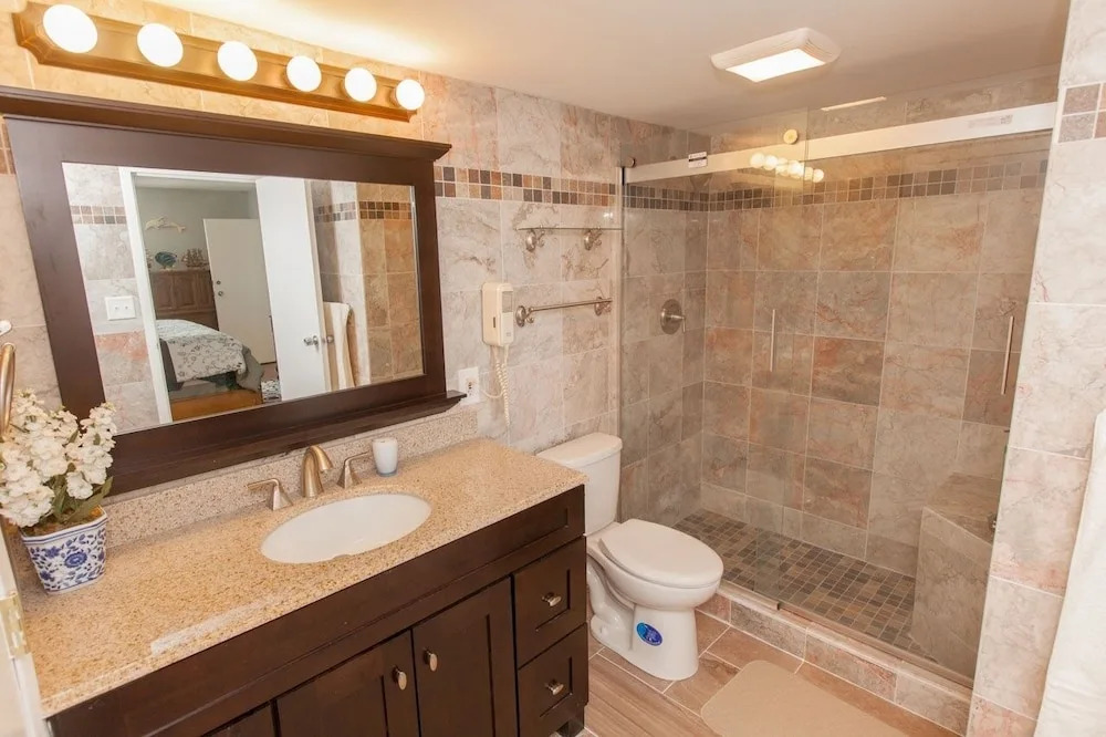 Dolphin Run 1306 - 2 Br Condo