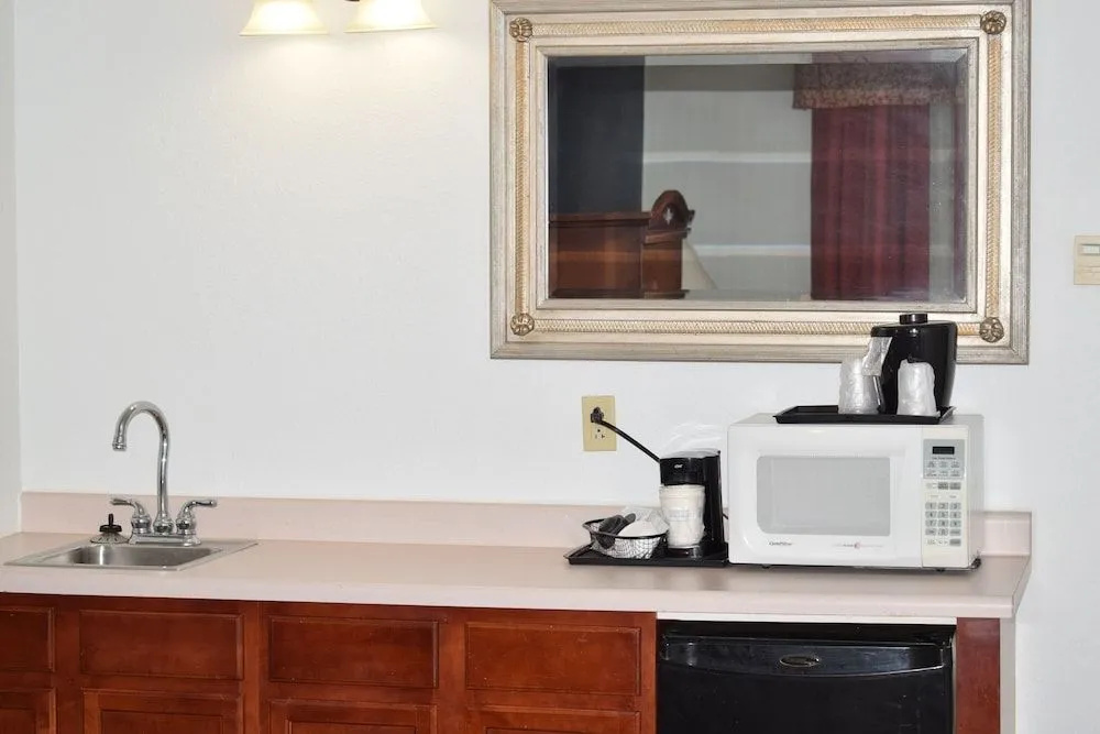 Wingate Suites by Wyndham Youngstown - Austintown