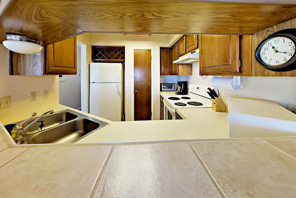 Fortuna Bay 8 - One Bedroom Condo