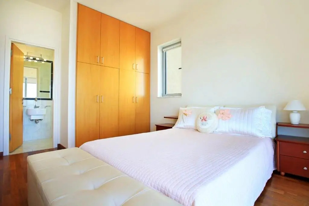 Seafront, 5star Home - 4min Walk To Private Beach