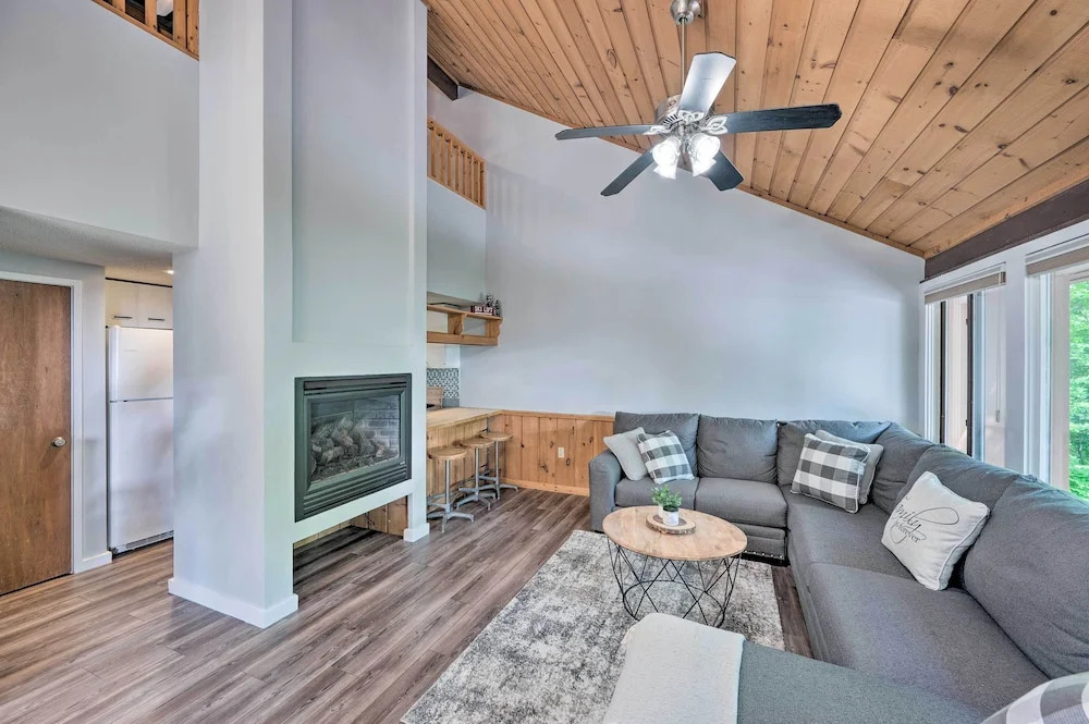 Village of Loon Condo in Lincoln w/ Pool Access