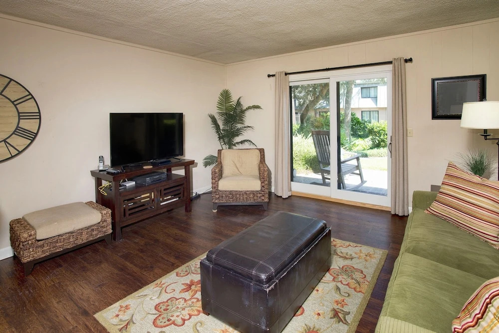 New Listing! Updated At Oceanfront Complex 2 Bedroom Condo