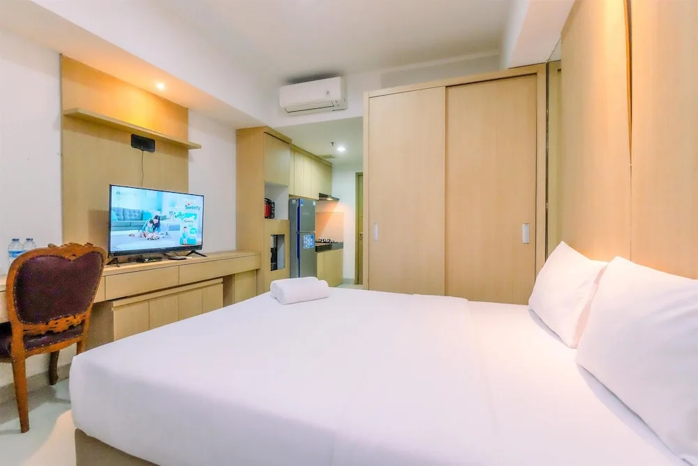 Best Deal And Cozy Studio Oasis Cikarang Apartment