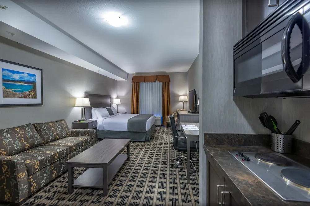 Timber Ridge Inn and Suites