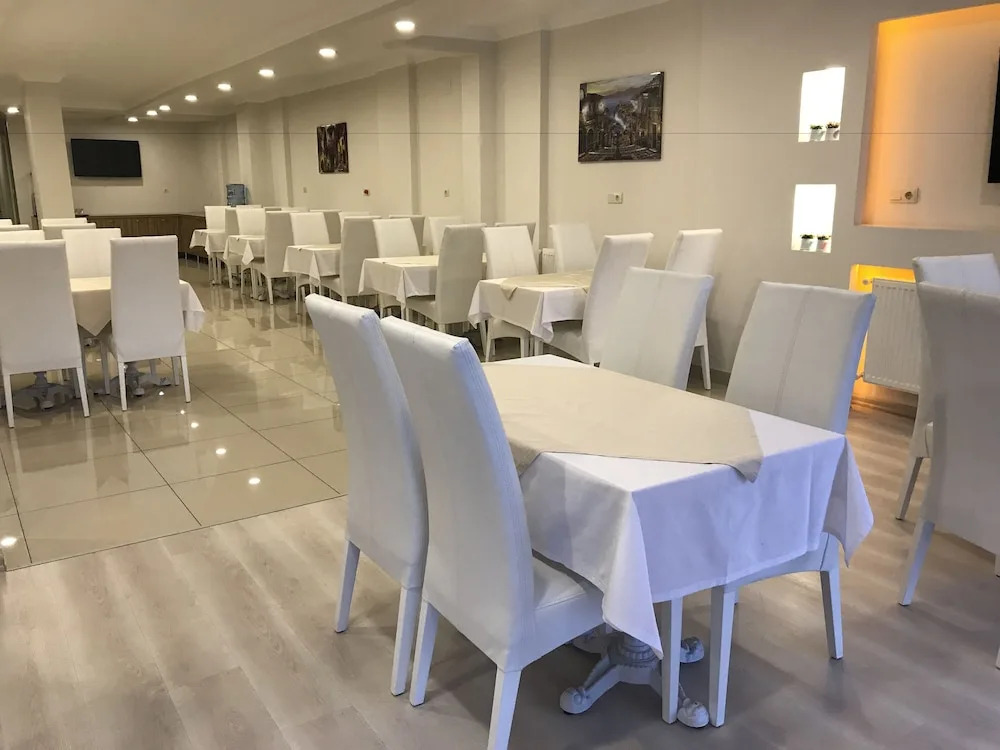 Akyuz Rooming House
