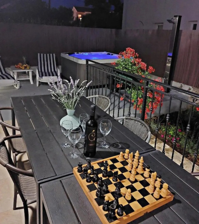 Mihael Holiday House